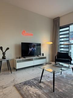 Luxury 1BR apartment, YAS Island Alzeina ,Near F1 Circuit - Abu Dhabi - 8