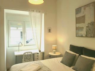 ALM- Spacious. Sunny. Patio. Quiet area. FAST WIFI - Lisbon - 5
