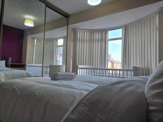 Relax at Real Place - Middlesbrough - 8
