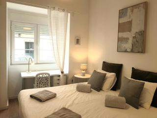 ALM- Spacious. Sunny. Patio. Quiet area. FAST WIFI - Lisbon - 7