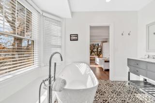 Cape Cod 4 Bed Waterfront Retreat, Dock, Sleeps 8, Fire Pit, Outdoor Dining, Spa-Style Primary, Premium Kitchen with Dual Dishwashers, Gas Fireplace, River Views, Bright Open Layout, Central AC, Perfect Coastal Escape, 24 Hr Hospitality Summary - 2