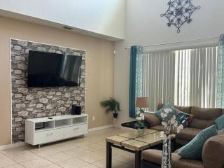 Beautiful Villa! Disney, Pool, Lake etc - Kissimmee - 3