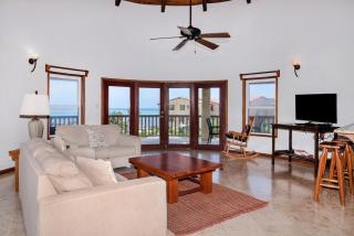 Residences at Barrier Reef 8C Oceanview 2 BR by Stay Floreo - San Pedro - 6