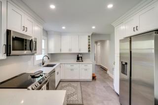 1 Mi to Dtwn Cottage with Large Yard in Stockbridge - 2