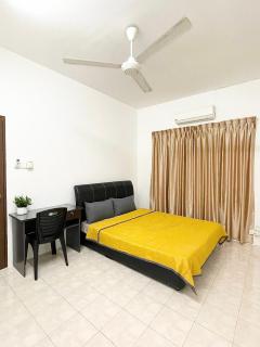 New in Miri Family homestay 6-13pax - 4
