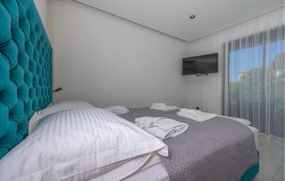 Amazing Apartment In Crikvenica - Crikvenica - 6
