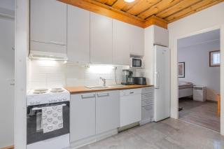 Aurora Jacuzzi Lodge - 6