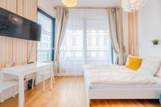 New-built Golden Luxury Studio with Balcony - Praga - 9
