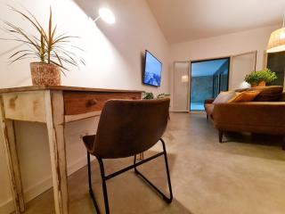 Loft con piscina climatizada de agua salada y parking en el centro de Figueres - Figueres - 9