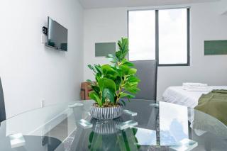 King Bed brand new Oasis minutes to Brickell - Miami - 2