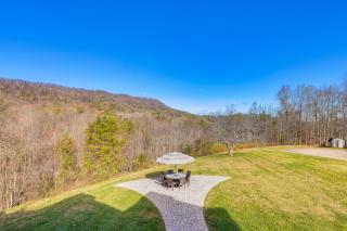 On-Site Hiking Expansive Retreat in Kingsport! - Kingsport - 9