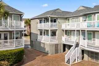 Villa Steps to Ocean Private Garage Breathtaking View - Myrtle Beach - 6