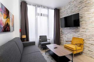 Intimate Apartment with Air Conditioner & Jacuzzi 2BR 6P Montmartre - Paris - 1