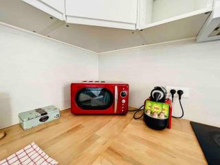 Marseille, Vieux-Port, Opera ,T2, Center 13001 - 9