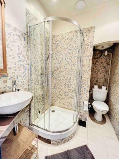 Marseille, Vieux-Port, Opera ,T2, Center 13001 - 8