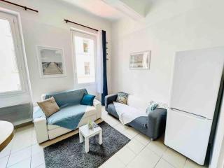 Marseille, Vieux-Port, Opera ,T2, Center 13001 - 3