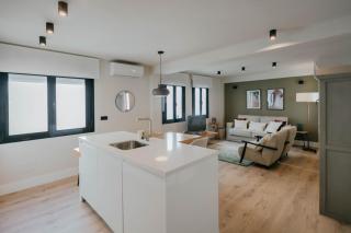 Elegant and Luxury 2Bd 2bth- Alfalfa - 1