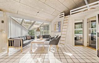 Gorgeous Home In Glesborg With Kitchen - Fjellerup Strand - 8