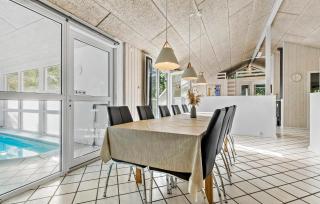 Gorgeous Home In Glesborg With Kitchen - Fjellerup Strand - 5