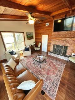 Riverfront Retreat in Columbus - Columbus - 0