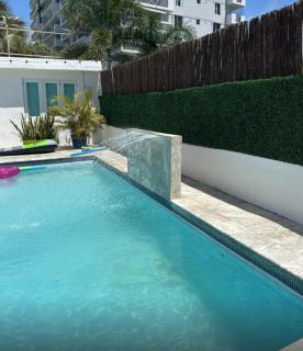 Modern Beach Retreat With Pool And Steps To Beach - San Juan - 5