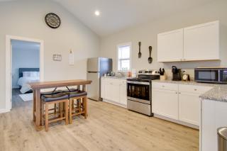 Less Than 1 Mi to Lake Ontario Oswego Group Retreat - Oswego - 4