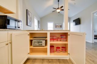 Less Than 1 Mi to Lake Ontario Oswego Group Retreat - Oswego - 1