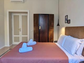 Peaceful Roman Retreat - 6