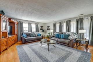 Family-Friendly Riverhouse Fishing and Hot Tub - 6