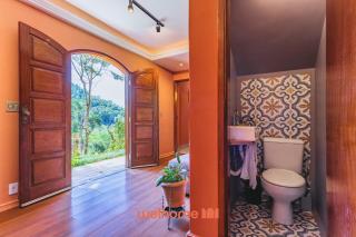 Casa rodeada por uma area verde em Teresopolis - Teresópolis - 1