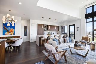 Walk to Gondola, Heated Pool, Luxury Interiors, 2 Car Garage, Sleeps 12, Spacious Patio! - Park City - 0