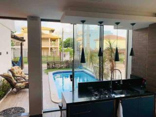 Casa de praia, com piscina, em frente a praia, pé na areia - Camaçari - 1