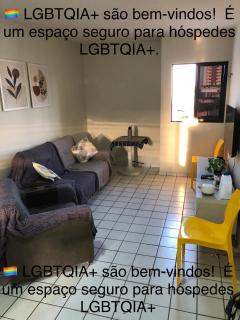 Apartamento com quarto banheiro e ar privativos Demais areas do local compartilhadas com o anfitriao Proximo a Praia do Bessa - João Pessoa - 0