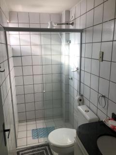 Quarto com banheiro e ar privativos Demais areas do ap compartilhadas com o anfitriao 500m da Praia do Bessa - 6