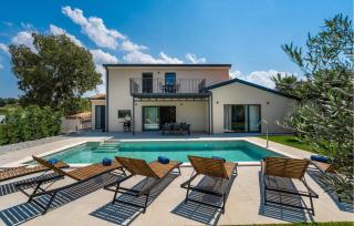 Amazing Home In Porec With Wifi - Poreč - 2