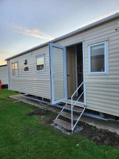 Brilliant 6 Berth Caravan At St Osyth Beach Park In Essex, Ref 28038Cw - Clacton-on-Sea - 1