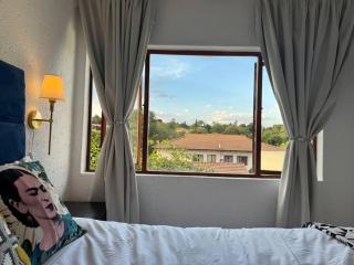 Lush Stay in Observatory - 8