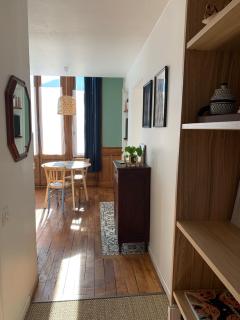 A deux pas de la gare, La Maison Rouge - 9