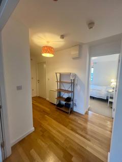 Luxurious Entire Guest House with Grand Living Space and Panoramic Balcony Views - Dublin - 2