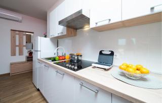 1 Bedroom Amazing Apartment In Rovinj - Rovinj - 5