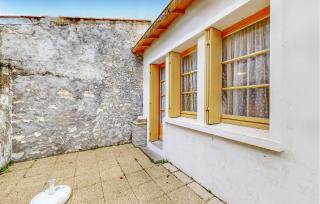 1 Bedroom Beautiful Home In Royan - 2