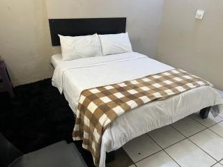 Happy time guest houses - Phalaborwa - 7