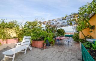 1 Bedroom Lovely Apartment In Firenze - 6