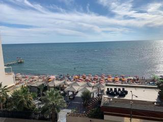 Seafront Beach Stay - Durazzo - 4