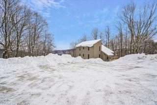 Three bedroom with Beautiful View & Short Walk to the Home Stretch Trail! Frosty - Killington - 2