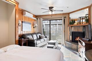 Epic Ski Escape, Ski-In-Out Studio, Steps from Main Street Dining, Shopping, and Nightlife! - 1