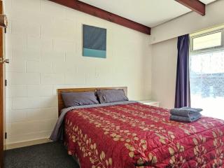 45 On Avenal Motel - 2