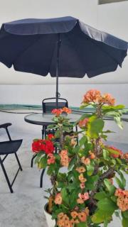 Beach Apartment & Luxury Yacht - 3