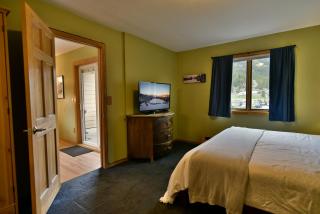 Woodbridge Inn Getaway: Pet Friendly, Mountain Views - 2