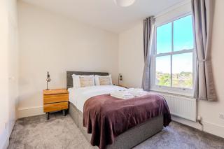 Peaceful 2BR MultiLVL apartment in Streatham - 7